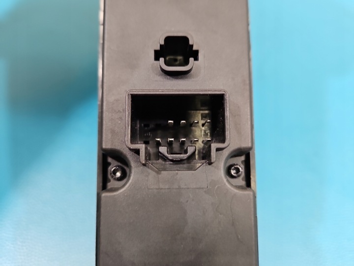 COMMUTATEUR VITRE MAZDA 6 II GH LUZNY BOUTON CONDUCTEUR EUROPE GS1E66350A