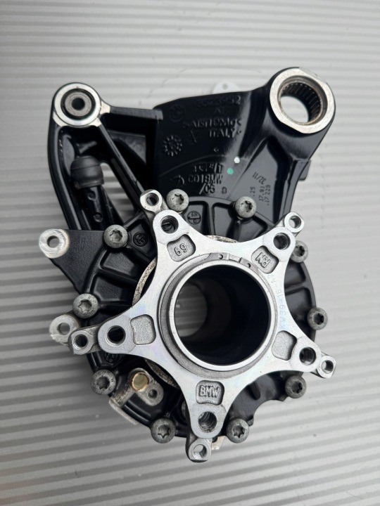 PONT MOTEUR TRANSMISSION ANGULAIRE NOIRE BMW R1200GS R1250GS K50 K51 8523952