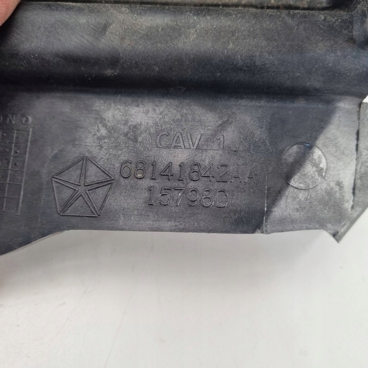 AUTRE PIÈCE CHAMBRES MOTEUR AVANT JEEP GRAND CHEROKEE 68141842AA