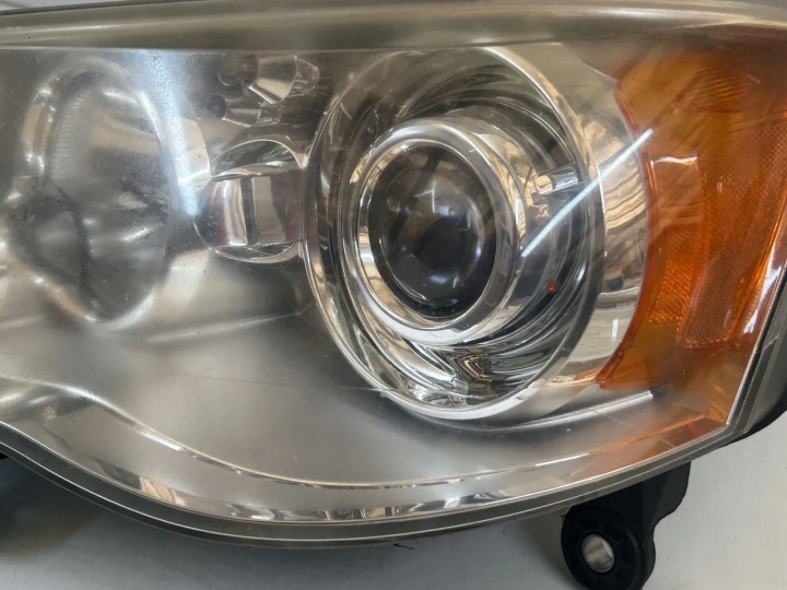 CHRYSLER GRAND VOYAGER PHARE AVANT GAUCHE 2012 MPV 4/5DR NO MPN (07-23)