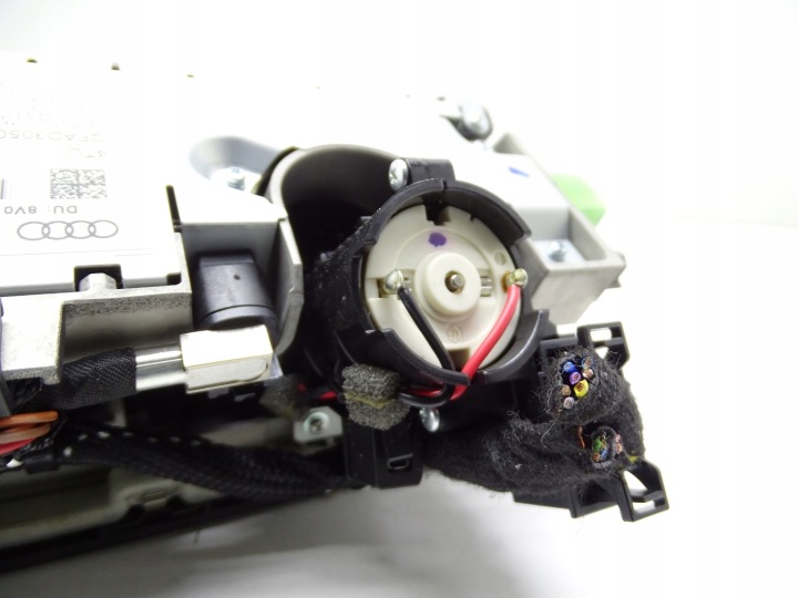 ÉCRAN MONITEUR RADIO NAVIGATION AUDI A3 8V LIFT 8V0857273P