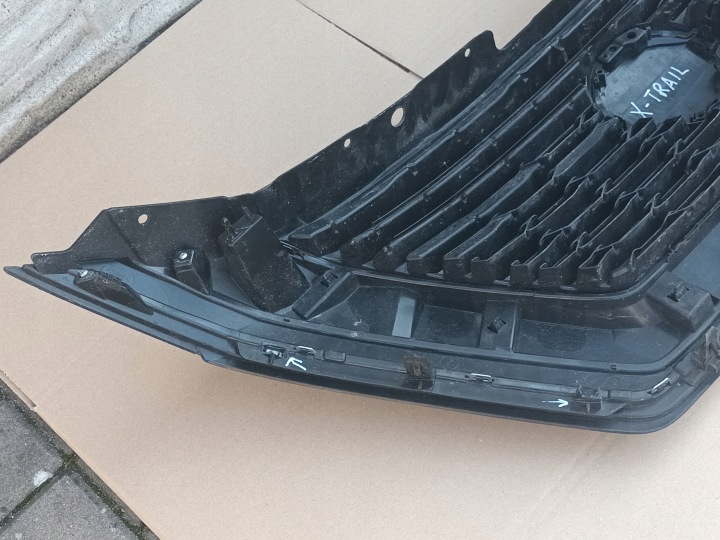 CALANDRE NISSAN X-TRAIL T33 GRILLE