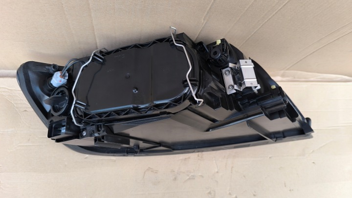 PROJECTEUR GAUCHE PHARE AVANT GAUCHE VOLVO S40 II V50 XÉNON 31335245 EUROPE