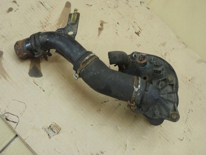 FORD EXPLORER II 98R 4,0 V6 SOHC CHÂSSIS THERMOSTAT TUYAU EAU COUDE