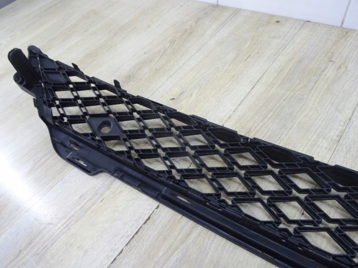 SKODA ENYAQ GRILLE PARE-CHOCS CENTRALE 5LA853677 LLU