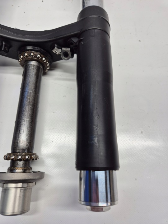 YAMAHA MT-07 (21-23) BIELLETTES SUSPENSION AVANT INFÉRIEURE ÉTAGÈRE