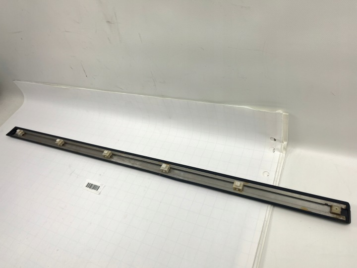 WASKA MOULURE PORTES PASSAGER DROIT AVANT SUPÉRIEURE MERCEDES W124 BERLINE UNIVERSEL