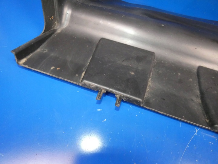 VOLVO V40 II ADMISSION GUIDE D'AIR ENDOMMAGÉ FIXATION