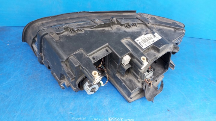 AUDI A4 B6 PHARE DROITE AVANT XÉNON 8E0