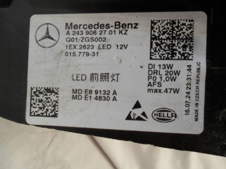 PROJECTEUR AVANT CÔTÉ GAUCHE MERCEDES-BENZ EQA A2439062701KZ