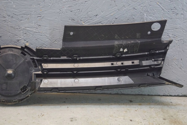 VW GOLF VI GRILLE CALANDRE (G328)
