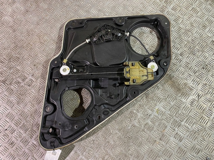 JEEP GRAND CHEROKEE 2019 MÉCANISME VITRES ARRIÈRE SANS MOTEUR 68231068AD