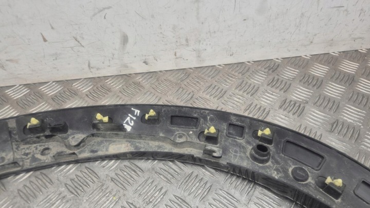 MOULURE OZDOBNA/OCHRONNA PASSAGE DE ROUE NISSAN ARIYA 2024 AVEC AVANT SUR DROITE 638165