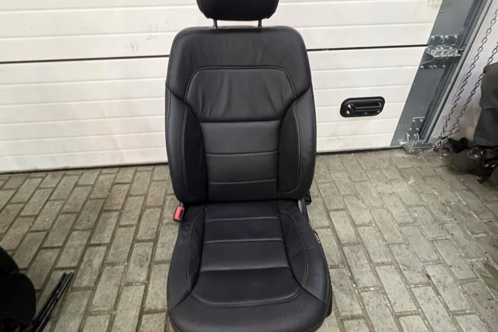 SIÈGE AVANT GAUCHE MERCEDES-BENZ M (W166) A1668200925 DIESEL 2017