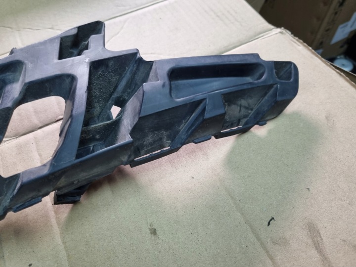 GAUCHE GLISSIÈRE PARE-CHOCS AVANT FORD MONDEO MK4 BS7117E857A