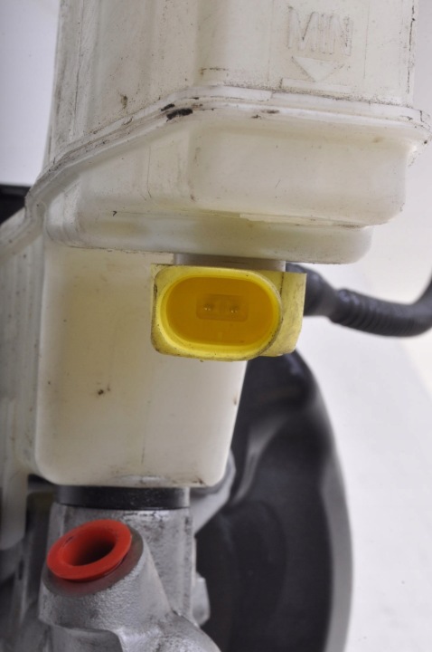 AUDI A1 II 82A SERVO POMPE DE FREIN 2Q2614105