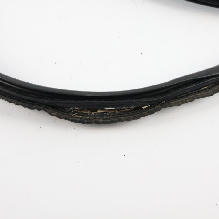 FORD FIESTA ST MK5 JOINT D'ÉTANCHÉITÉ COUVERCLES COUVERCLES DE COFFRE 2S51-B40406-BB