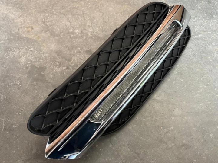 GRILLES LED FEUX CHROME DANS PARE-CHOCS GAUCHE DROIT VERS MERCEDES ML DANS 166 2011-15