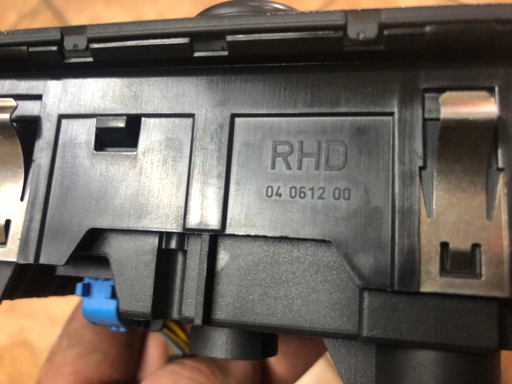COMMUTATEUR FEUX OPEL OE 13205864 RC