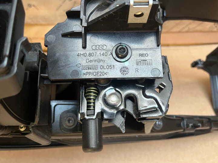 AUDI A8 D4 LIFT POUTRE COURROIE AVANT RENFORCEMENT ZONES 4H0807109B ORIGINAL 17R