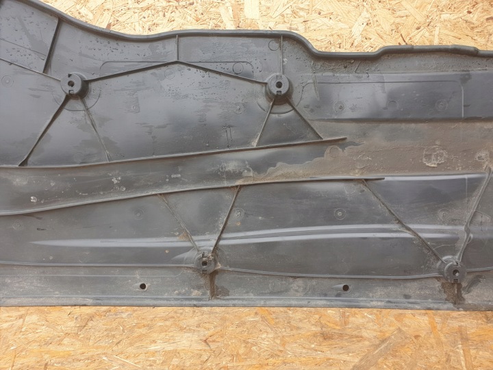 AUDI A3 8Y HAYON SPORTBACK PROTECTION CHÂSSIS DROITE 5WA825202H