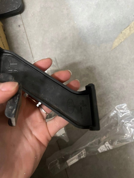GLISSIÈRE PARE-CHOCS DROIT I GAUCHE ARRIÈRE KIA RIO 86636H8000 86635H8000