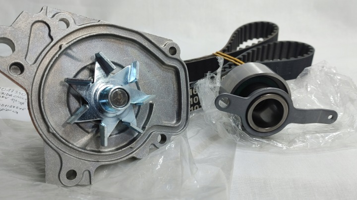 KIT DISTRIBUTION HONDA AVEC POMPE CIVIC IV, CIVIC V 32891