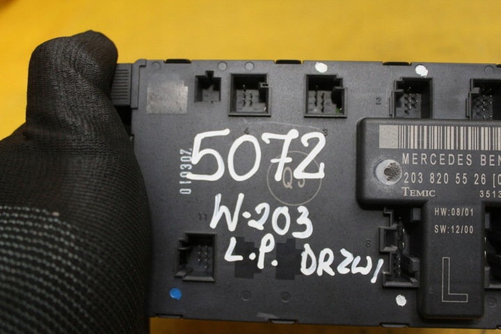 MODULE PORTES GAUCHE AVANT W203 2038205526