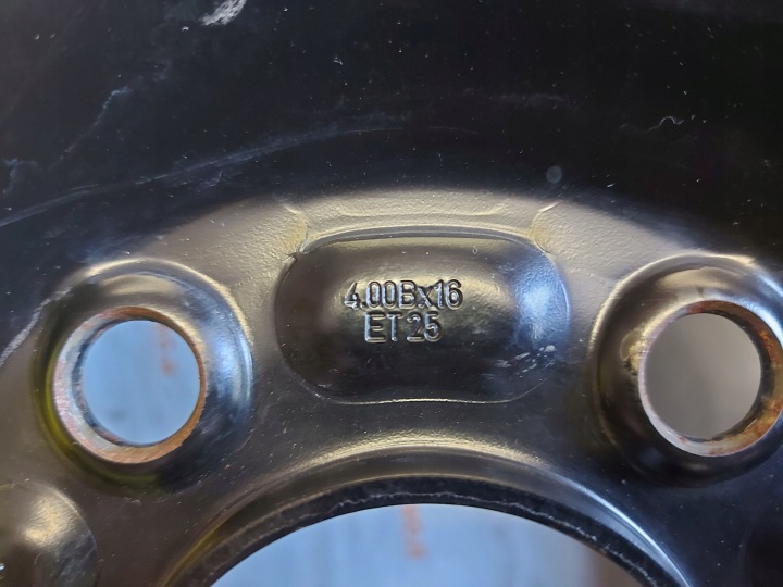 VOLVO S40 V50 KOLO RÉGLAGE 125/85/16 99M 5X108 ET25 30683913