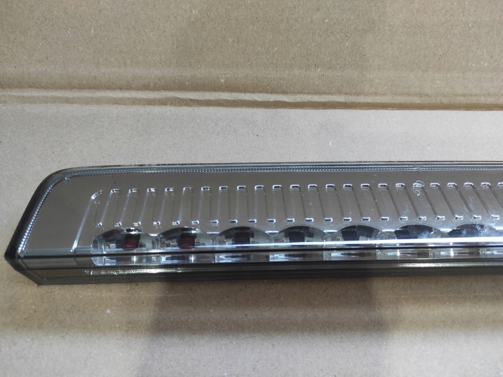TROISIÈME LANTERNE STOP RENAULT LAGUNA III UNIVERSEL 265900017R