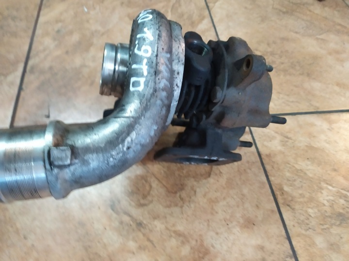 VOLVO V40 1.9 TURBOCOMPRESSEUR 7700108866