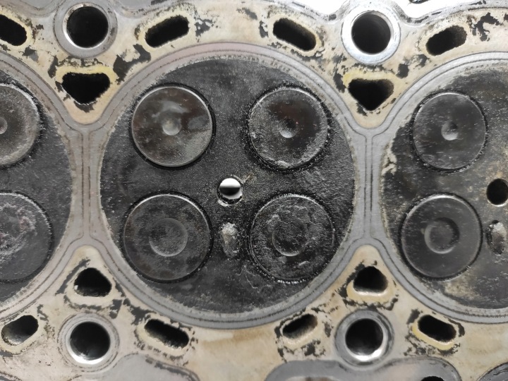 CULASSE 9655911480 CITROEN PEUGEOT FORD VOLVO 1.6 HDI CDTI