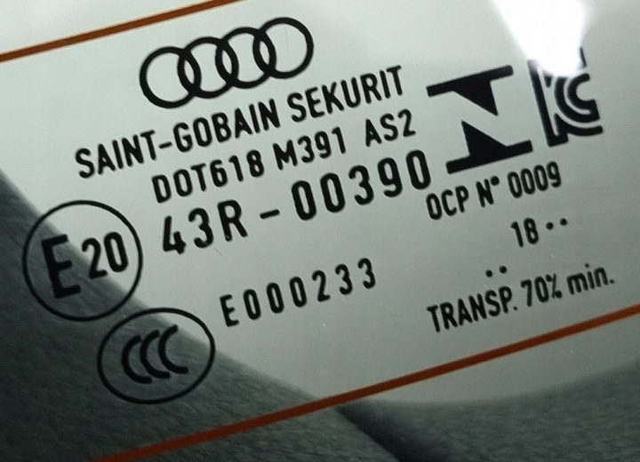 COUVERCLES DE COFFRE COUVERCLES DE COFFRE ARRIÈRE AUDI E-TRON 4KE LV5S