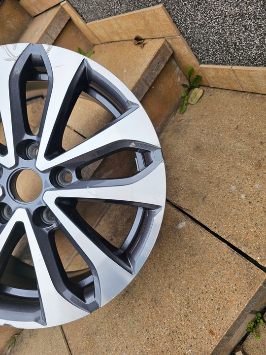 LLANTA 16CALI 5X114.3 6.5J ET44 RENAULT ZOE MEGANE 