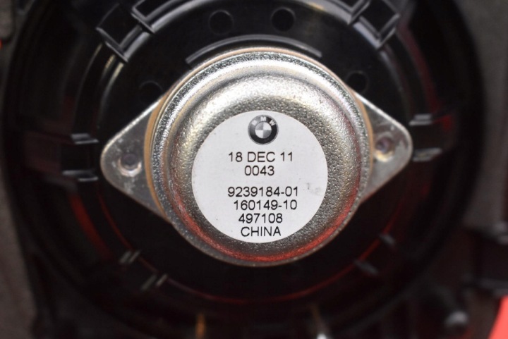 HAUT-PARLEUR DROIT AVEC COUVERCLES DE COFFRE 9239184-01 BMW F10 F11 09-13