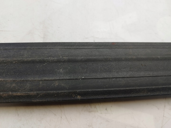 AUDI Q7 4L 07R MOULURE REVÊTEMENT SEUIL DROIT AVANT 4L0853656