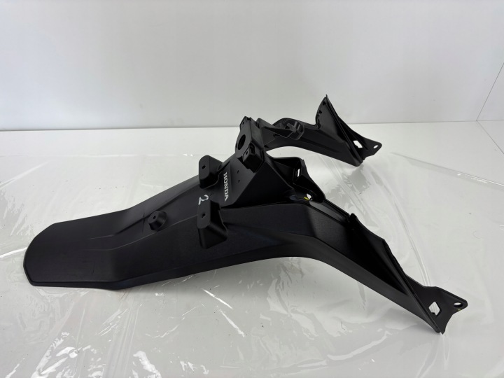 FIXATION CADRE DE PLAQUE D'IMMATRICULATION HONDA SH 125 150 2017-18