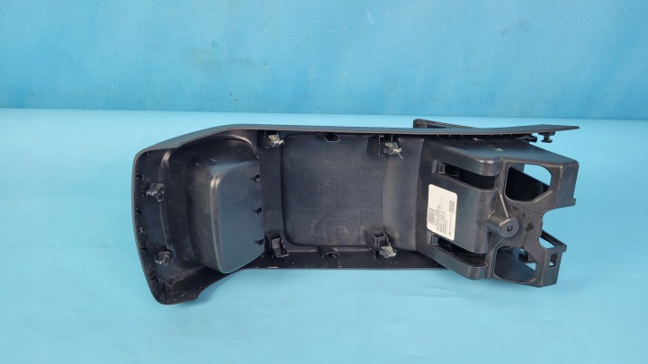 MERCEDES X247 GLB 200 23R BOÎTE À GANTS TUNNELS ARRIÈRE TRANSMISSION USB A2478207702