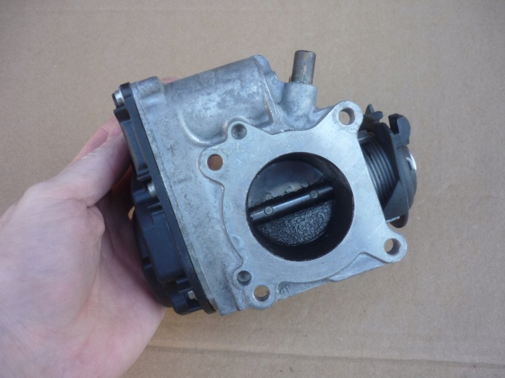 PAPILLON DES GAZ 1.0 1.4 1.6 8V AER AEX AKV APQ AEE ALM ANX 030133064D FONCTIONNEL
