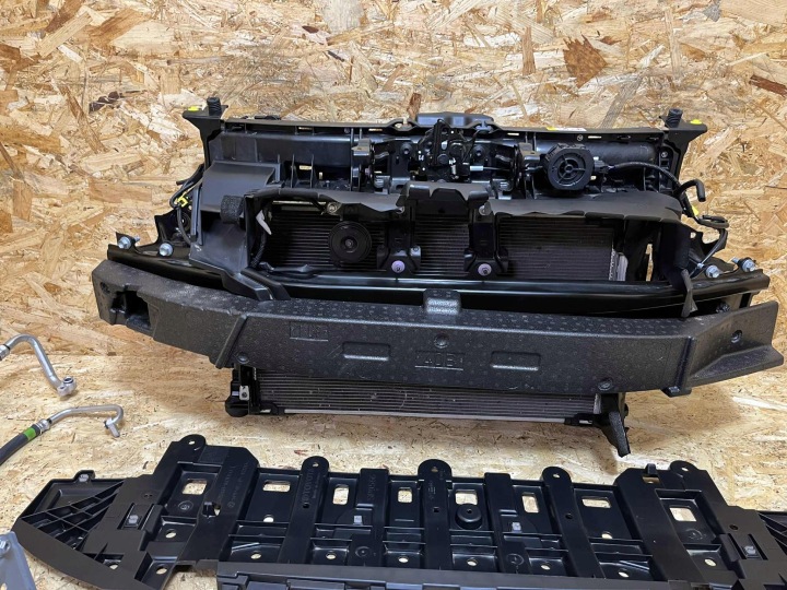 PANNEAU AVANT RADIATEURS RENFORCEMENT POUTRE TOYOTA YARIS IV 20- 1.5 HYBRIDE 25R