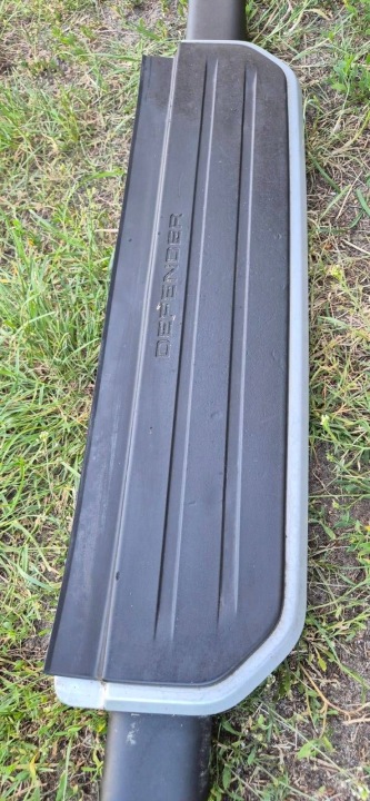 MOULURE SEUIL SOPIEN DROIT LAND ROVER DEFENDER II L663
