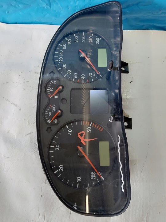 COMPTEUR COMPTEUR PASSAT B5 1.9 TDI 3B0920822A