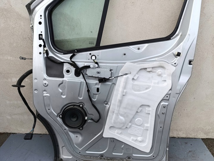 PORTES AVANT CÔTÉ DROITE OPEL VIVARO