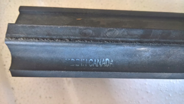 JOINT D'ÉTANCHÉITÉ DROITE ARRIÈRE CHRYSLER SEBRING CONVERTIBLE LX MOPAR 0505600AA