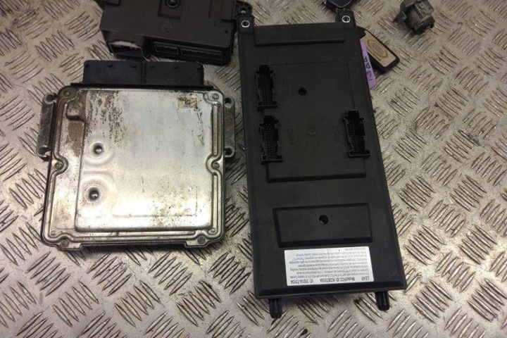 ENSEMBLE ALLUMAGE LAND ROVER DISCOVERY IV (L319) HX7312C520FFB 2.0L DIESEL