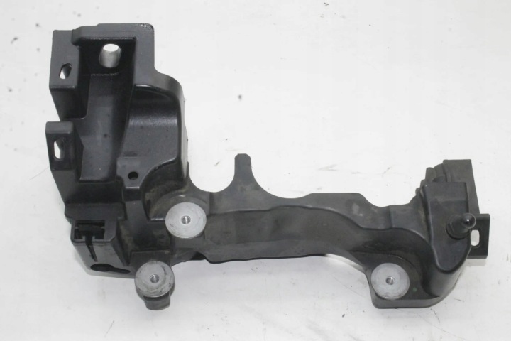 FIXATION CARCASSES FILTRE AIR FORD FOCUS III 9674482280 20583213 2.0L