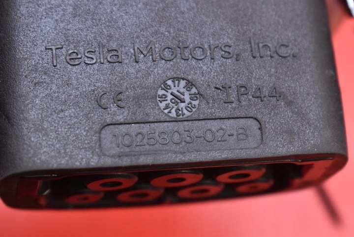 ADAPTATEURS LADOWARKI 1024005-02-B TESLA MODÈLE AVEC 90D 422 KM LIFT 16-21