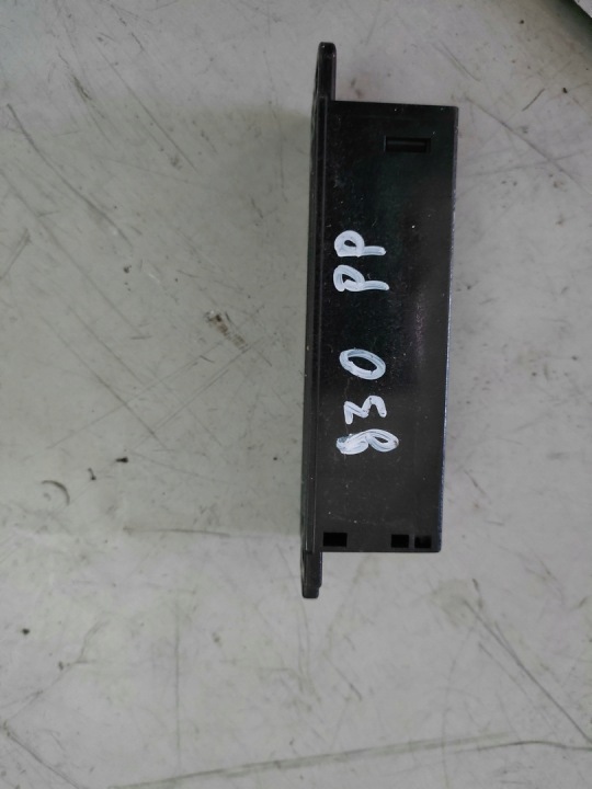 BMW G30 MODULE PORTES DROIT AVANT 9353154
