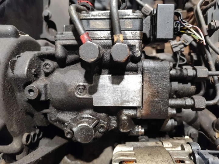 FORD TRANSIT CONNECT POMPE INJECTION HAUTE PRESSION 1.8 TDCI DIESEL