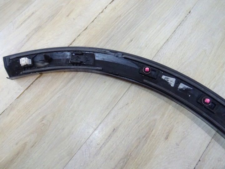 MOULURE GARDE-BOUE GAUCHE ARRIÈRE ARRIÈRE AUDI Q8 4M8 4M8853817D LLU